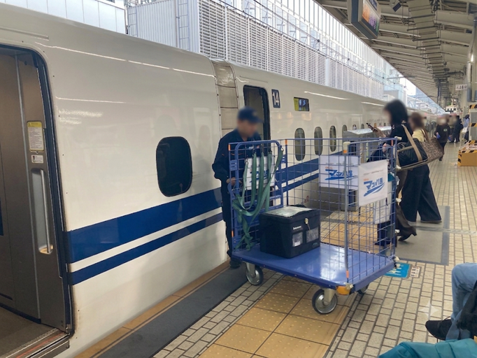 新幹線輸送でリードタイムと物流費を50%削減 | 冷凍試薬　国内輸送